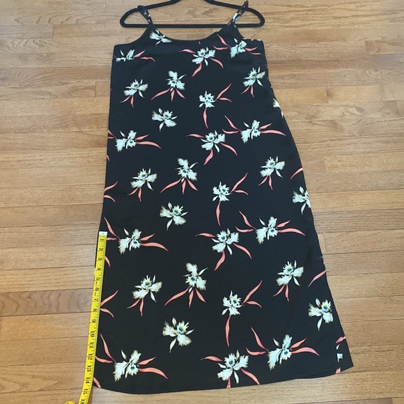 EUC J.crew Spaghetti strapped floral dress in size small - Picture 9 of 9